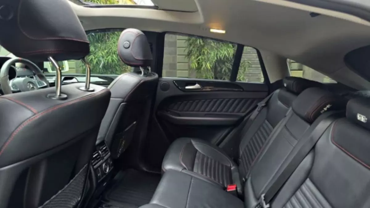 interiorBack