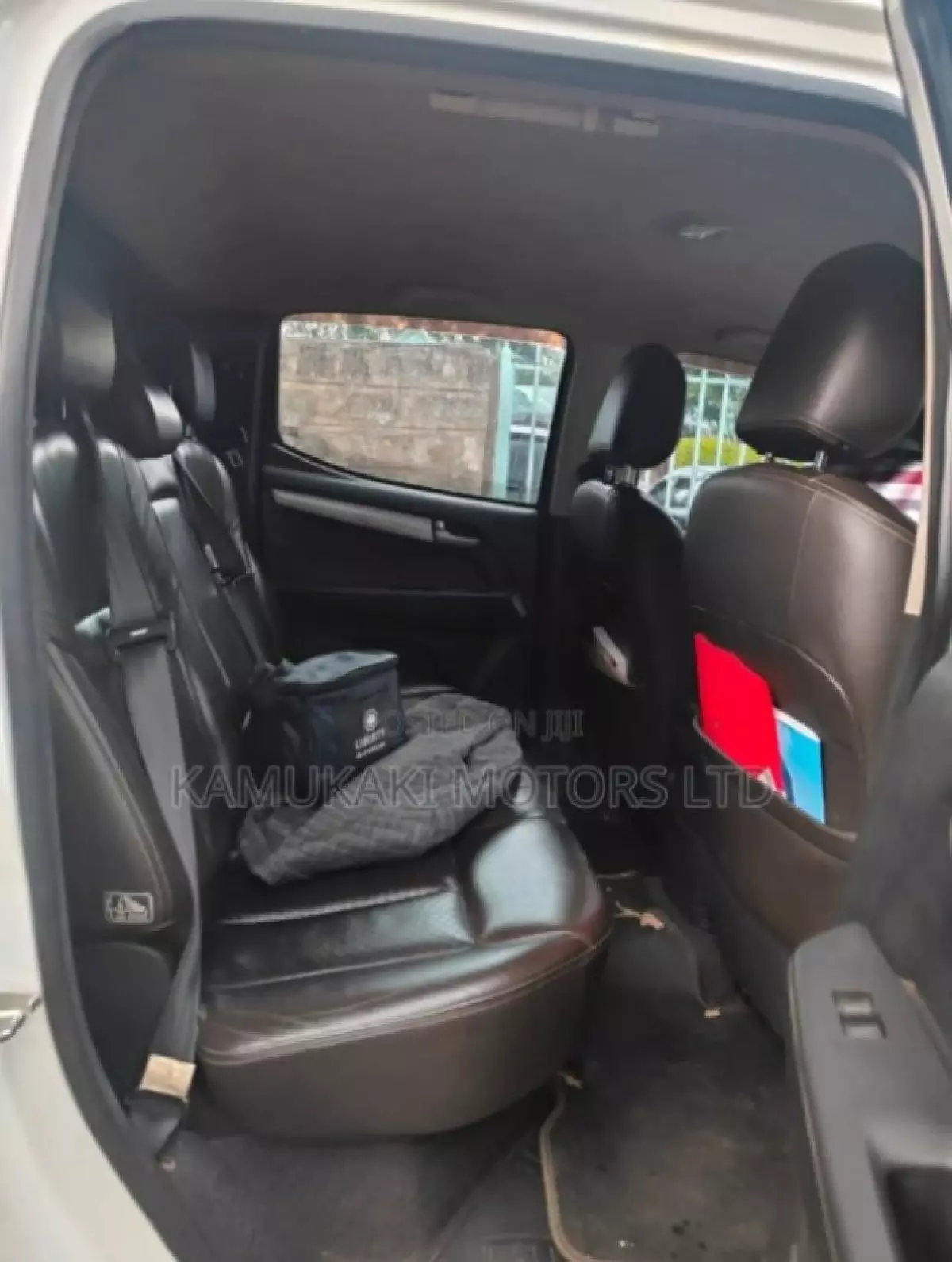 interiorBack