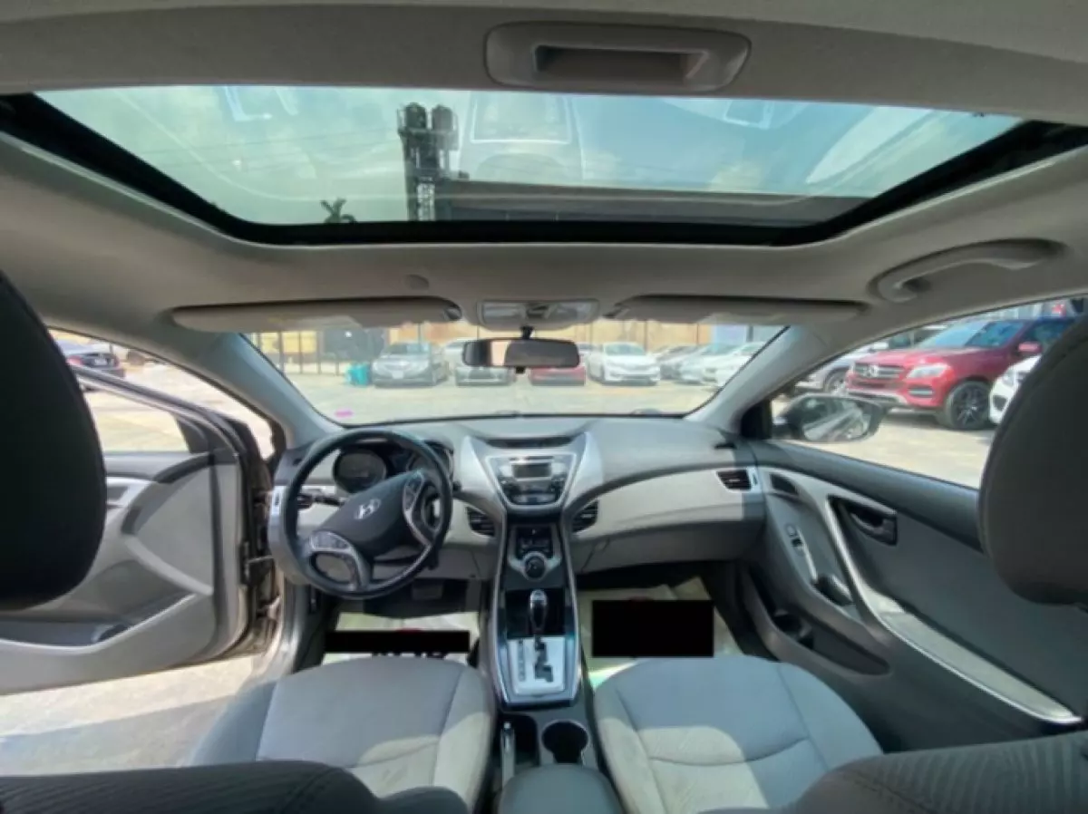 interiorFront
