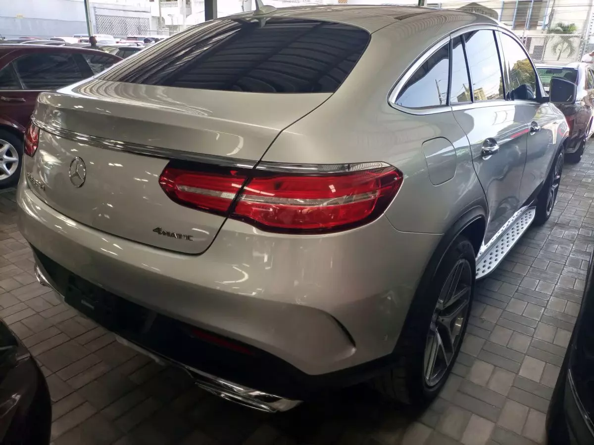 car Right Back