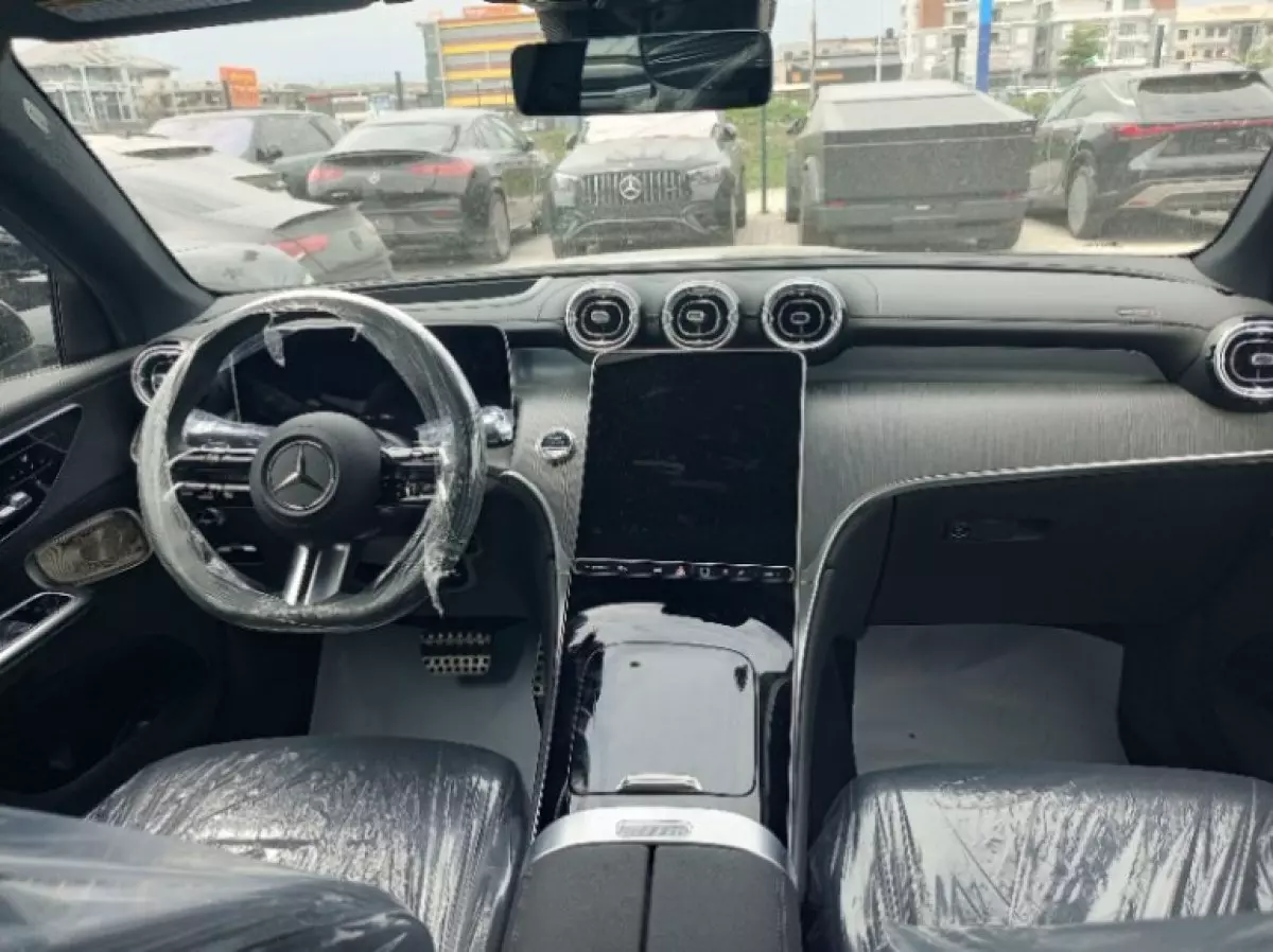 interiorFront