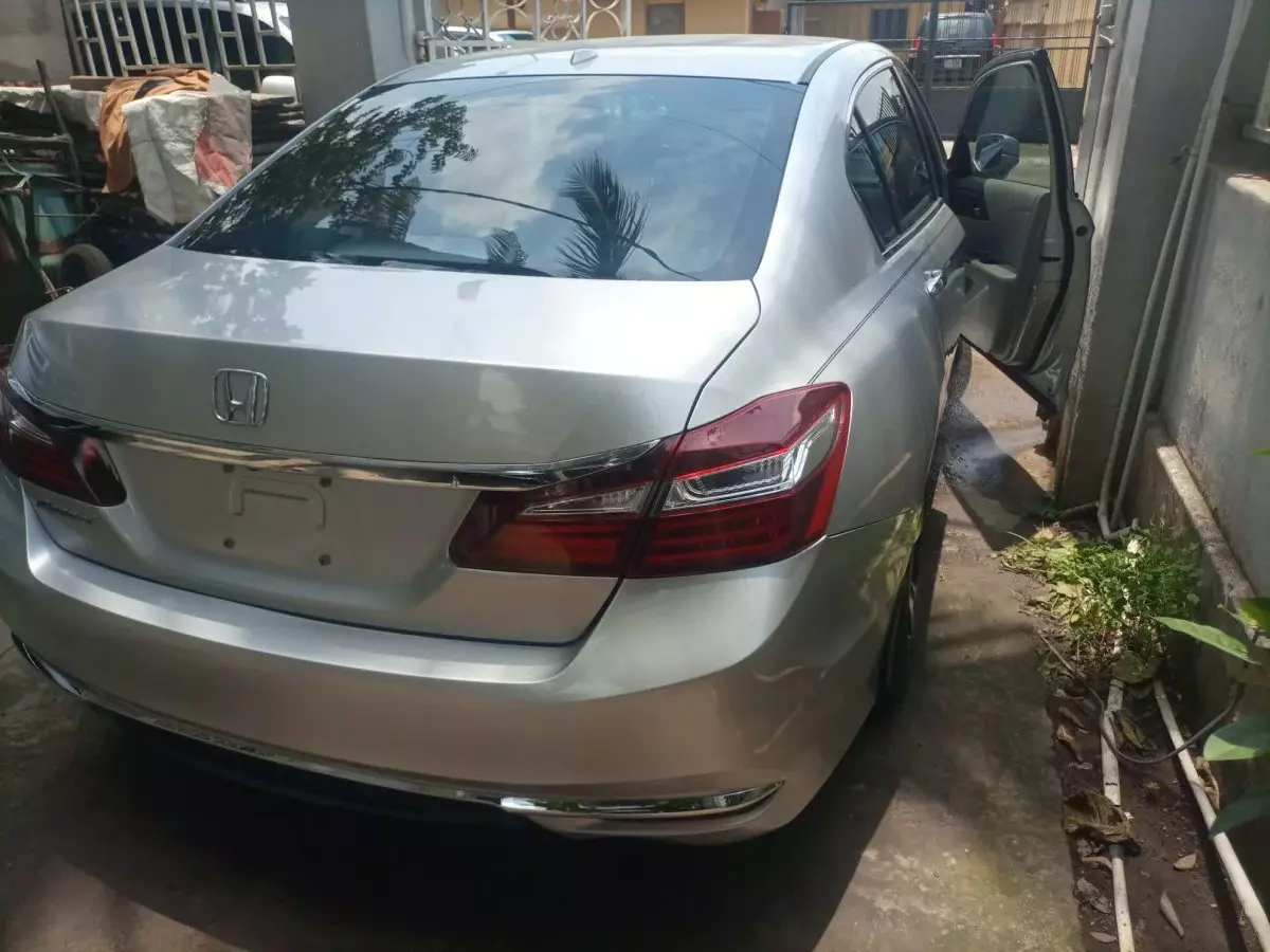 car Right Back