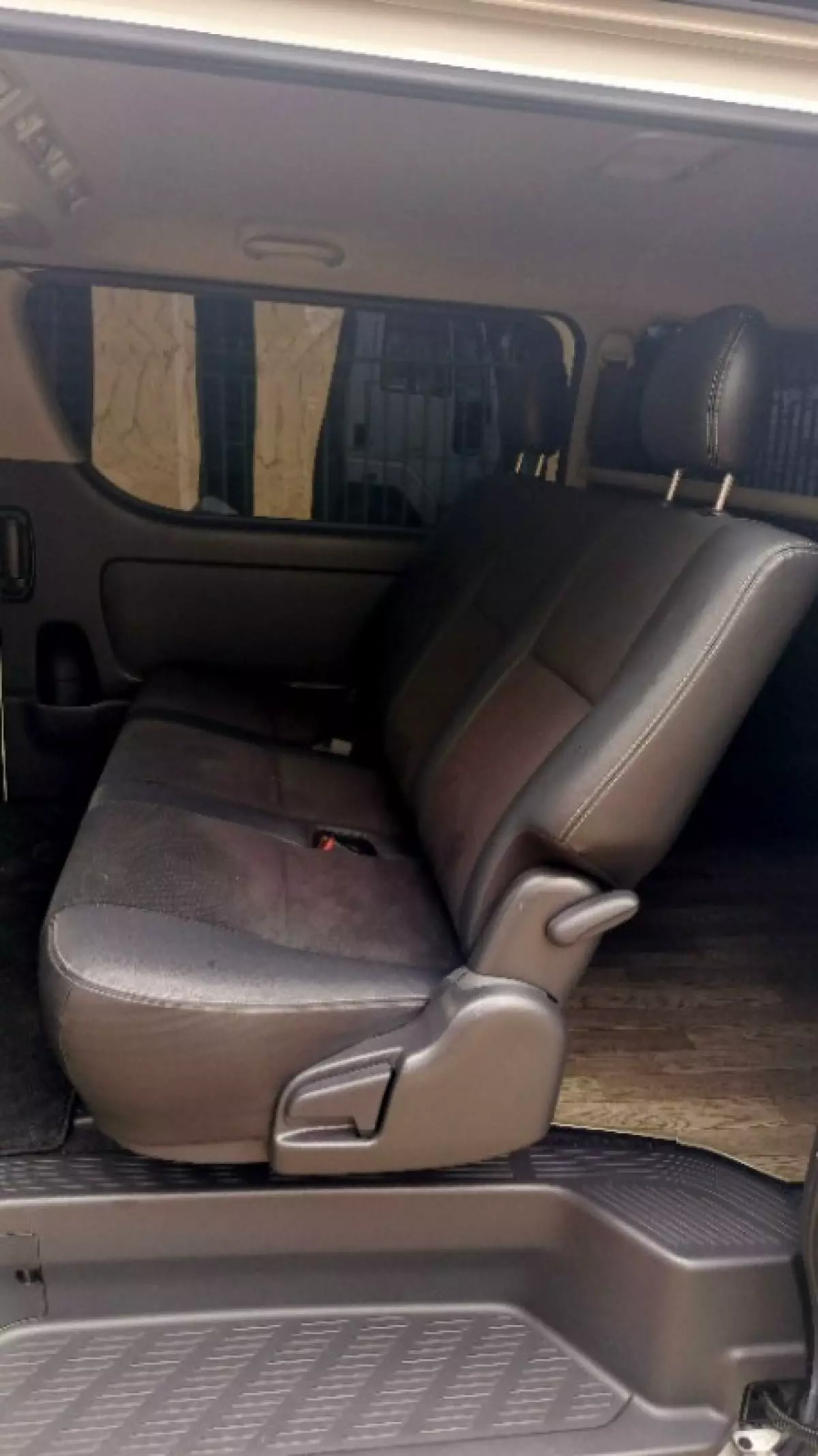 interiorBack