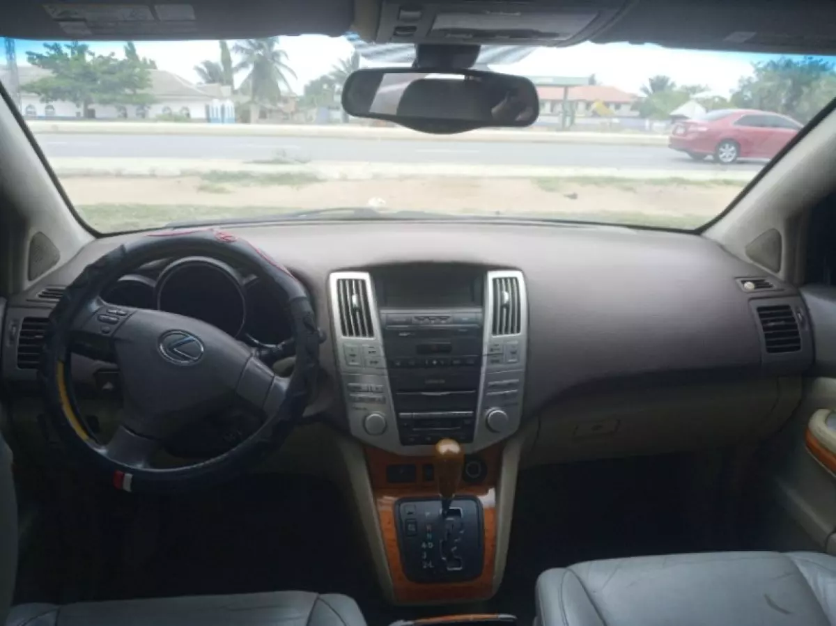 interiorFront