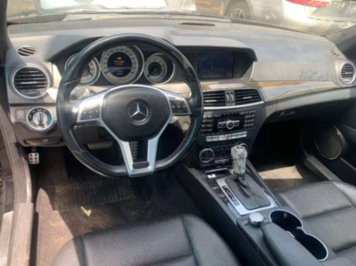 interiorFront