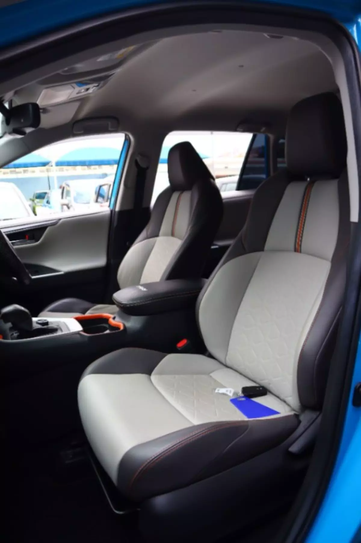 interiorFront