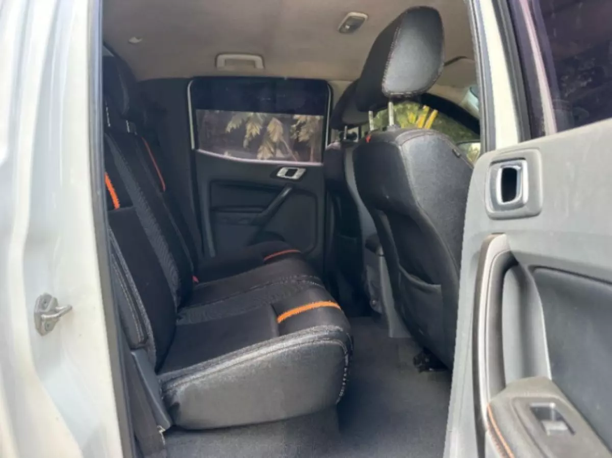 interiorBack