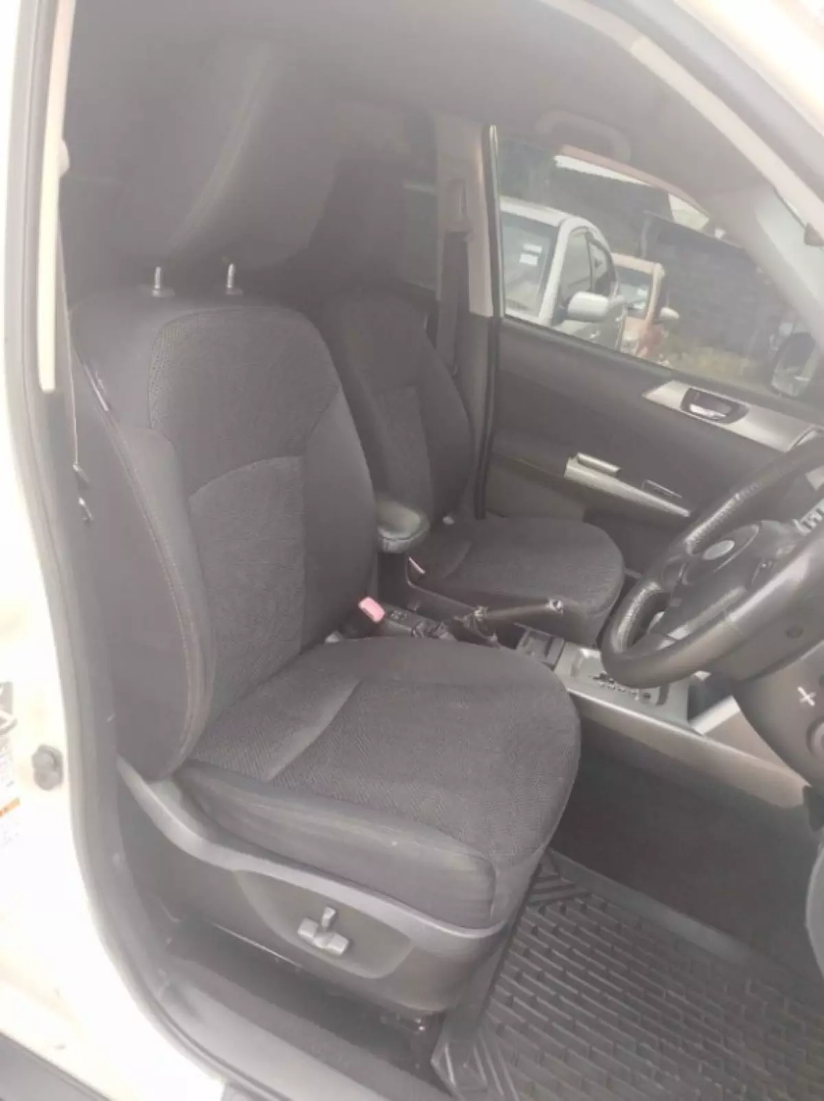 interiorFront