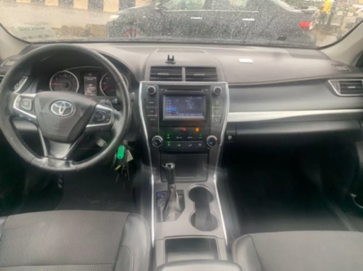 interiorFront