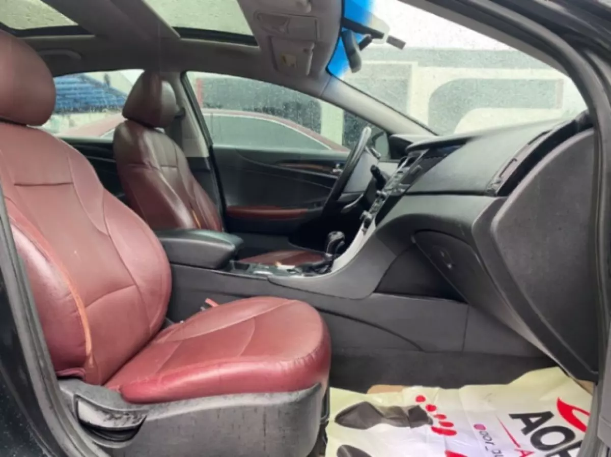 interiorFront