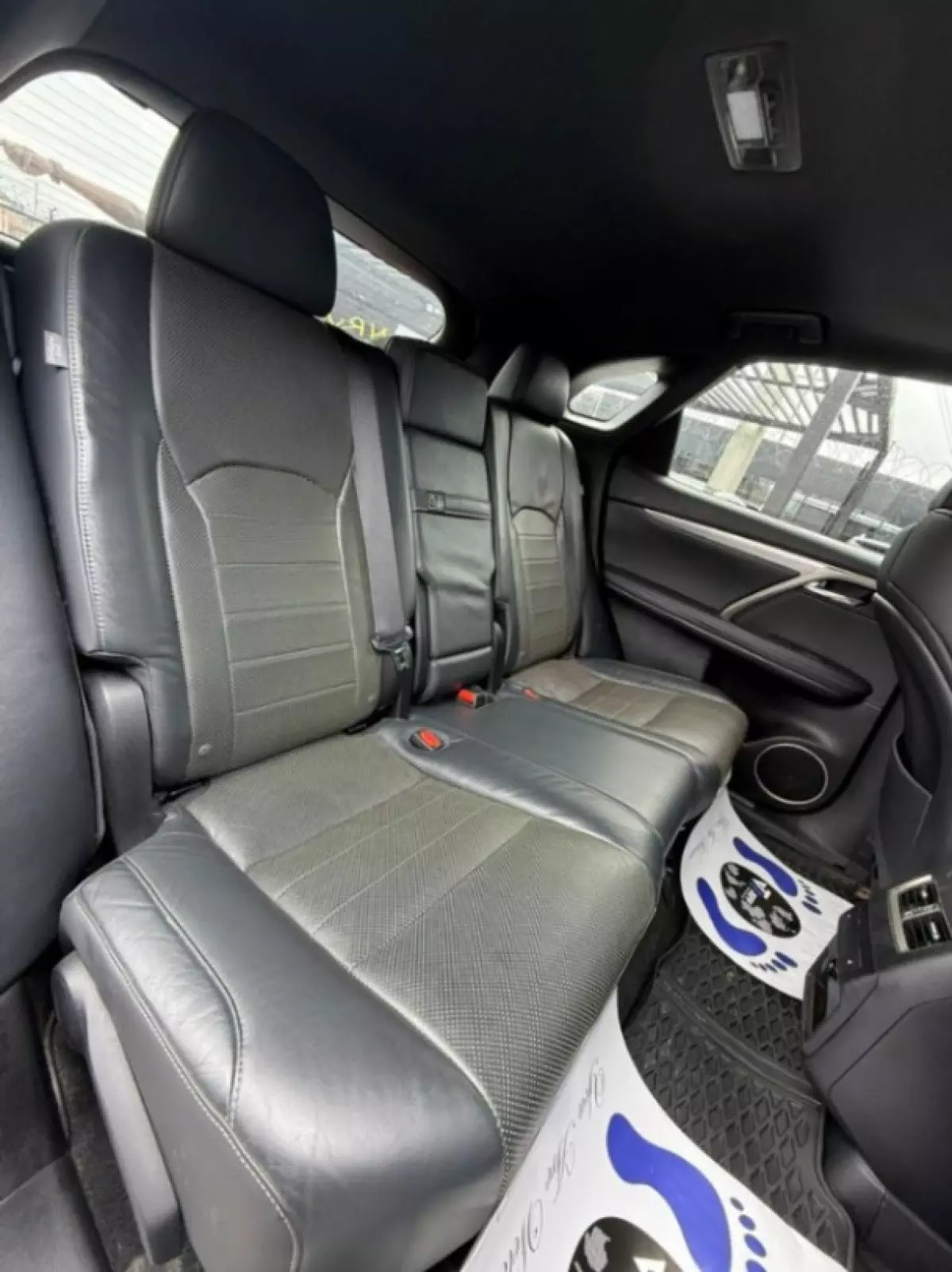 interiorBack