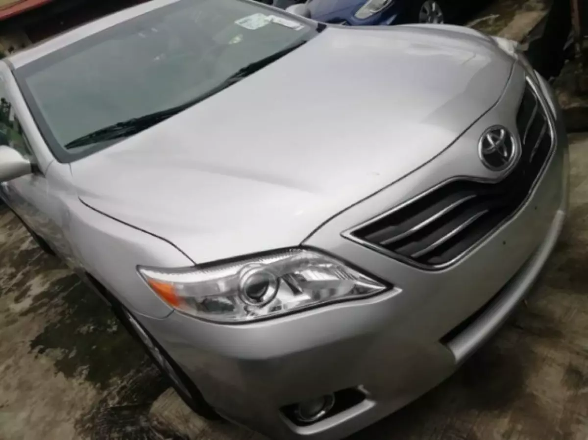 Toyota Camry - 2010
