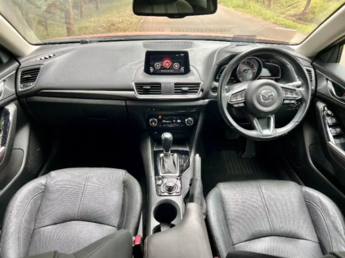 interiorFront