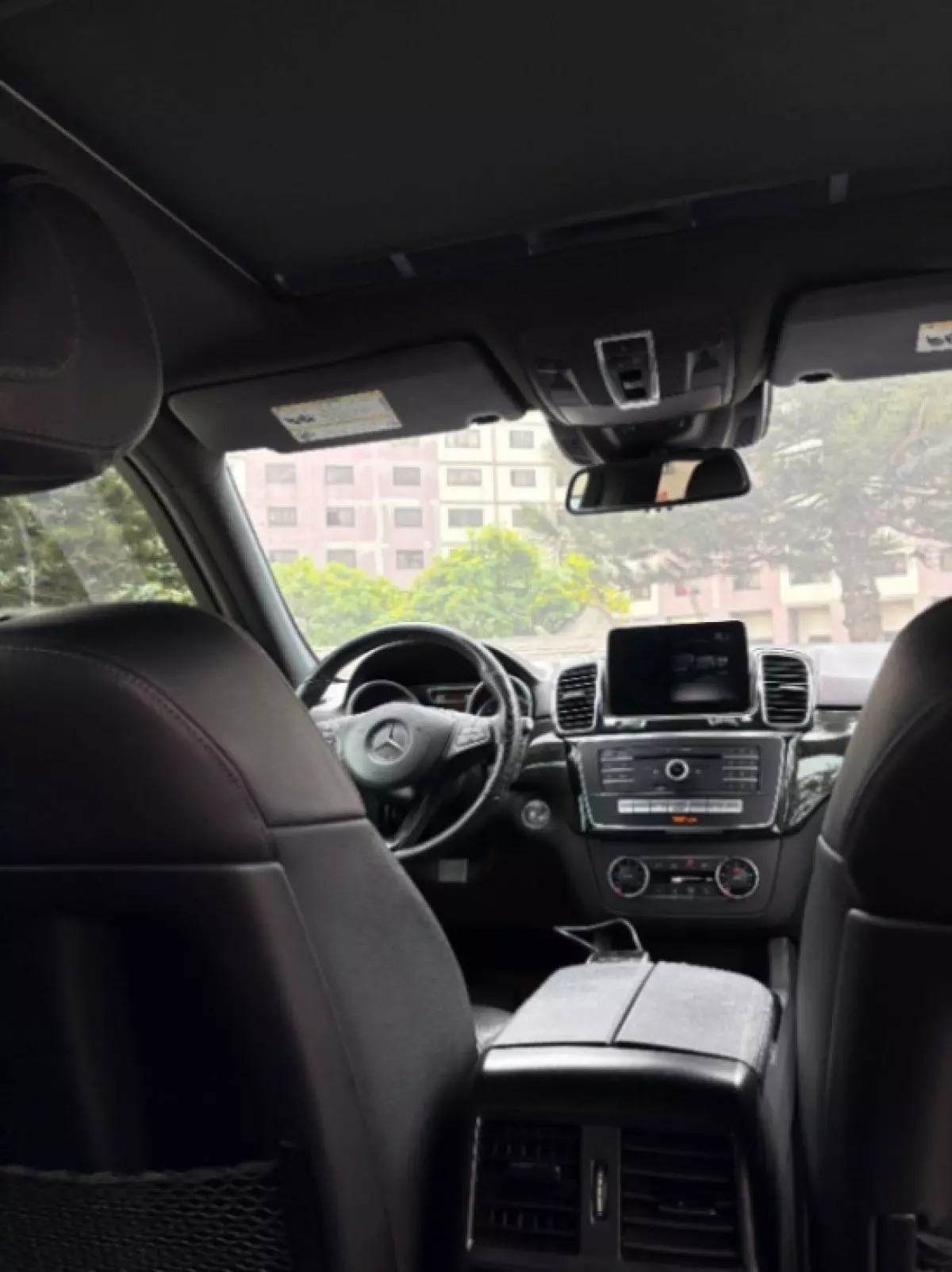interiorFront