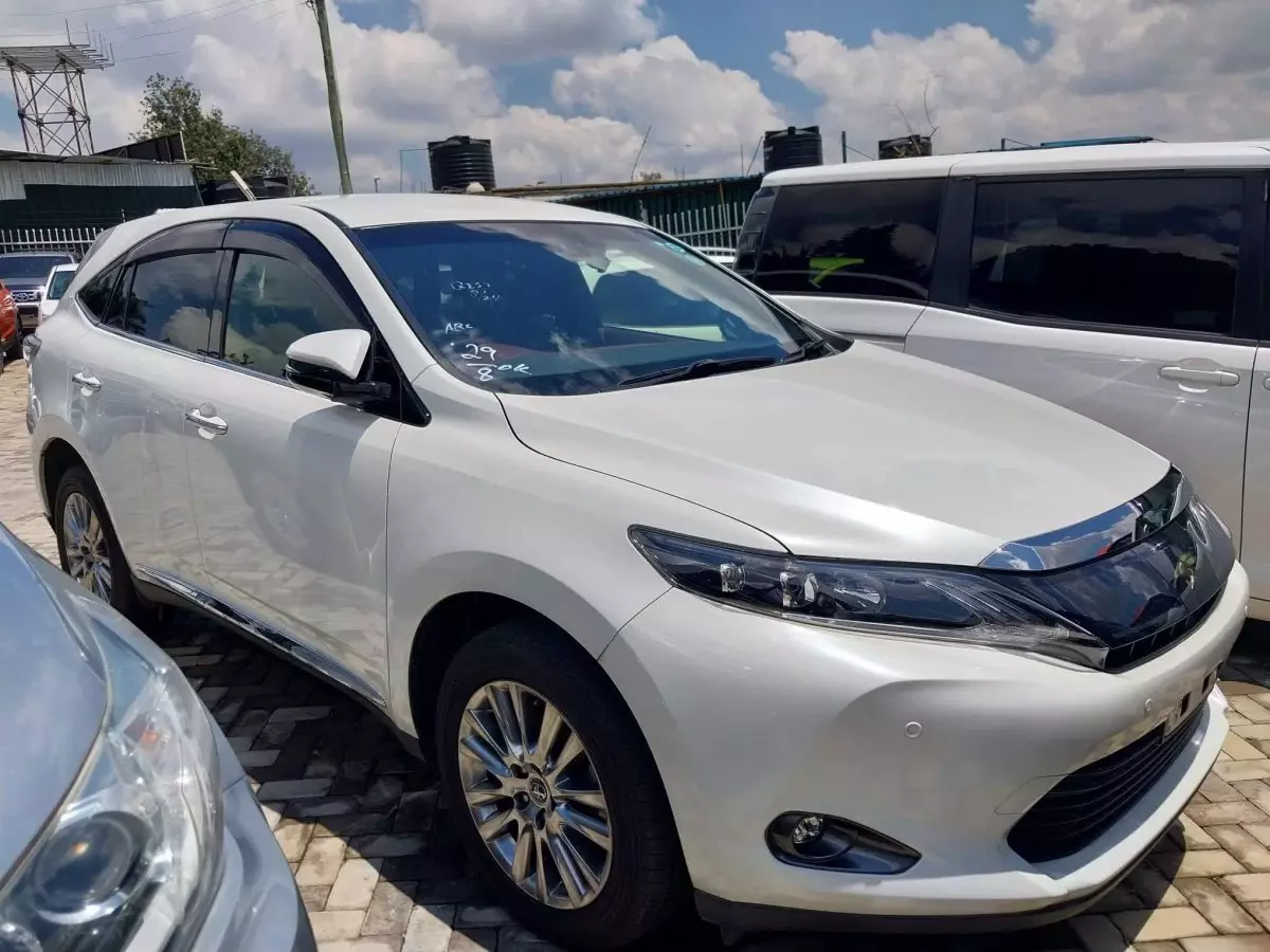 Toyota Harrier - 2016
