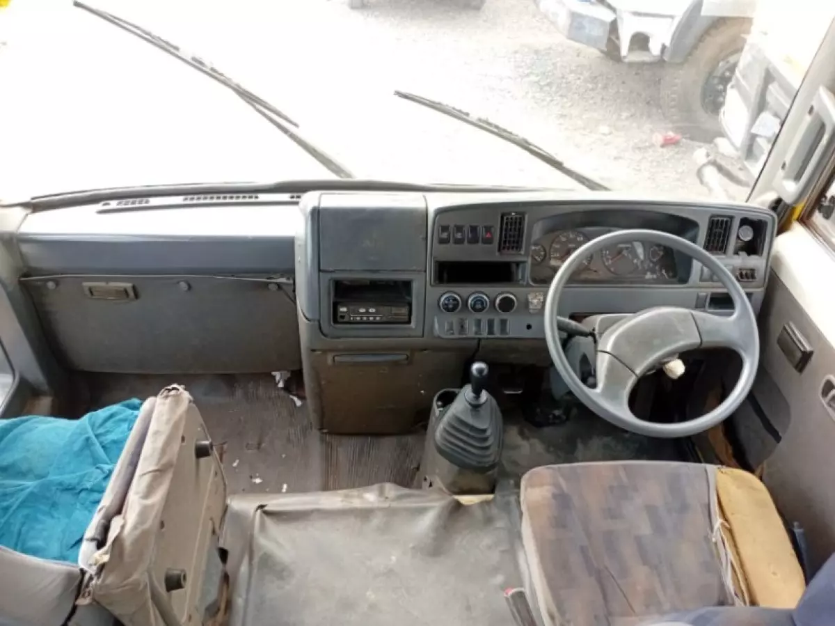 interiorFront