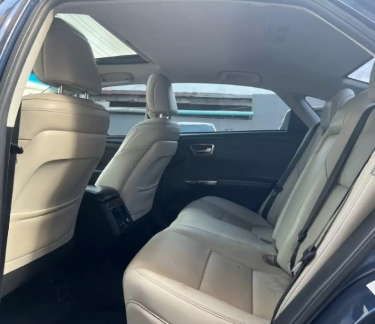 interiorBack