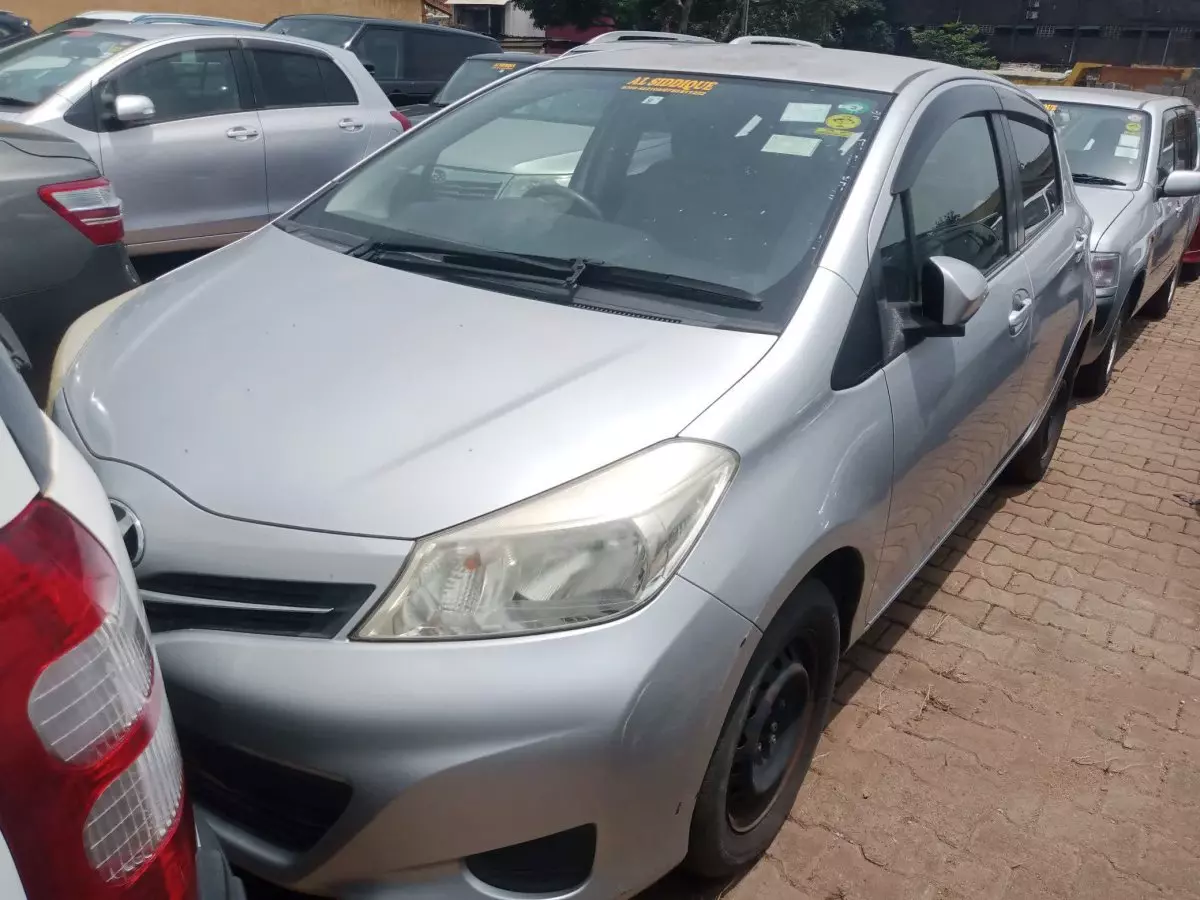 Toyota Vitz - 2013