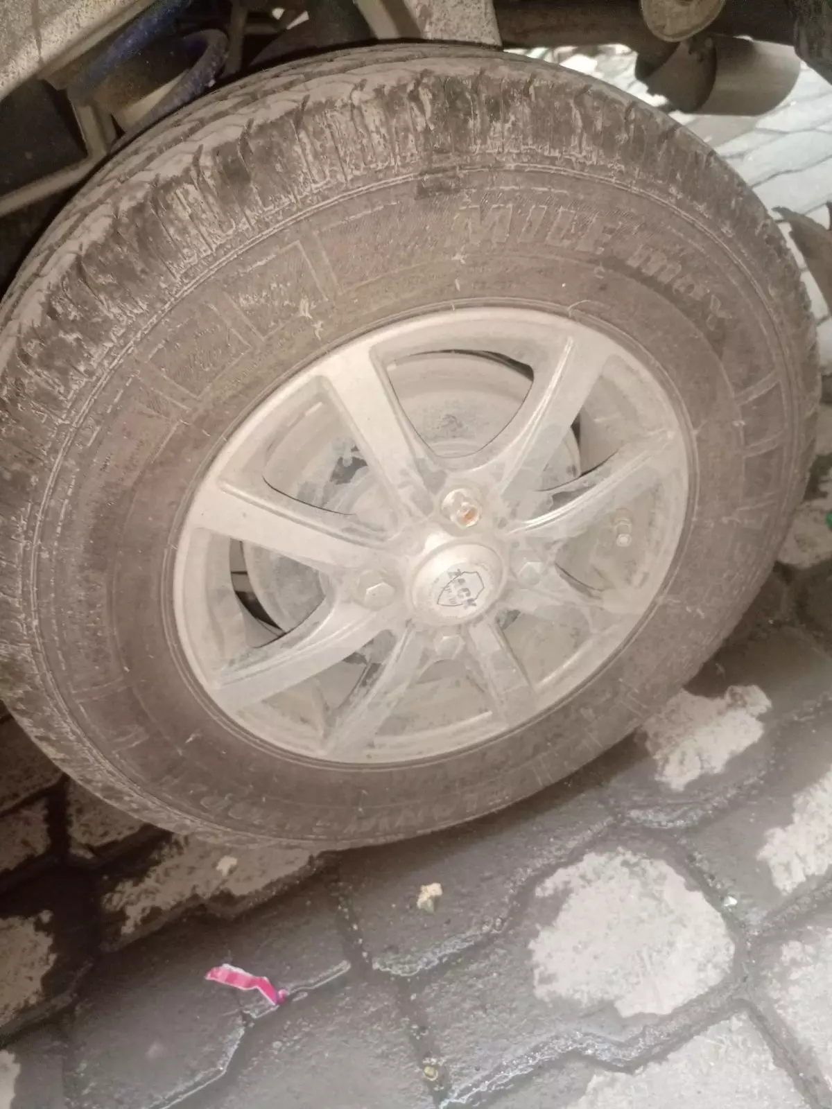 tyre1
