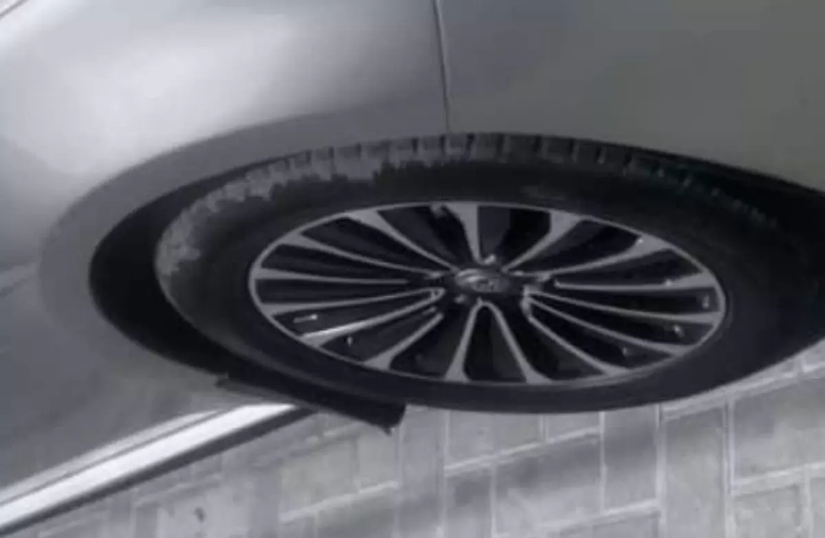 tyre3