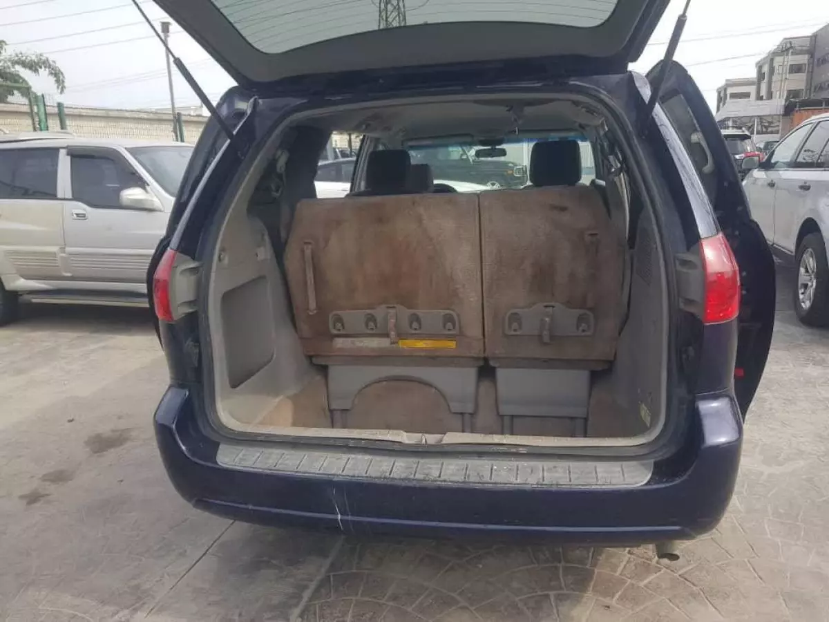 car Right Back