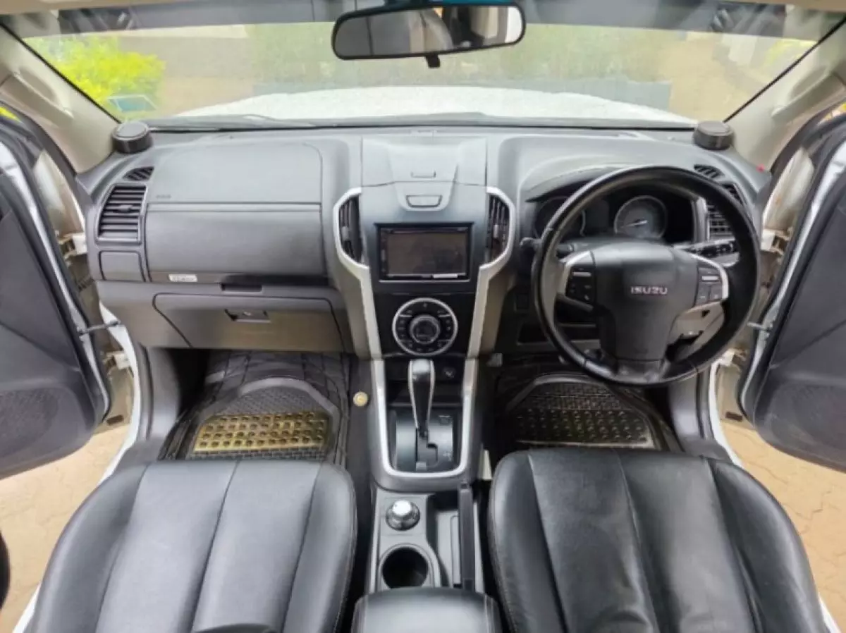 interiorFront