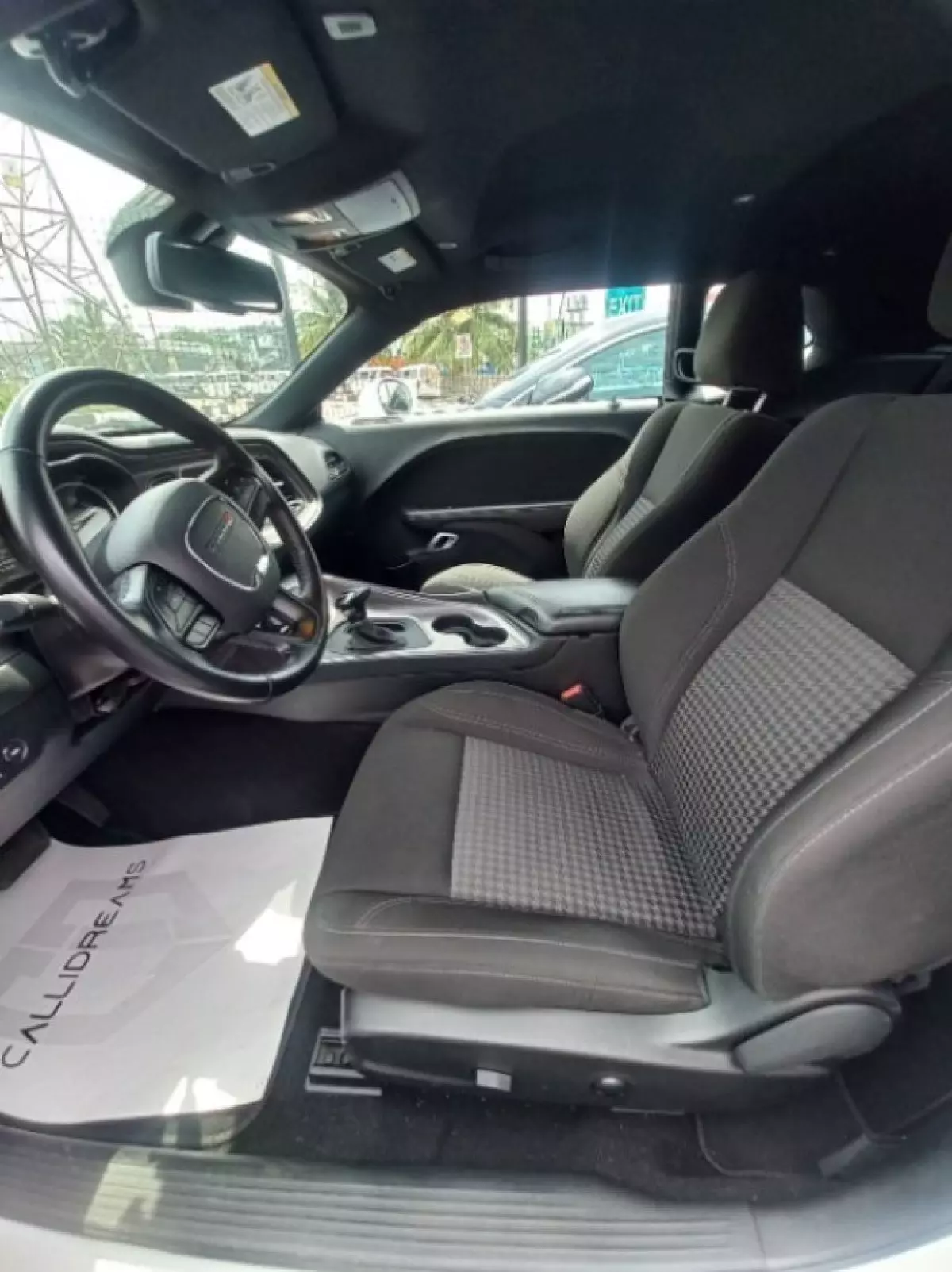 interiorFront