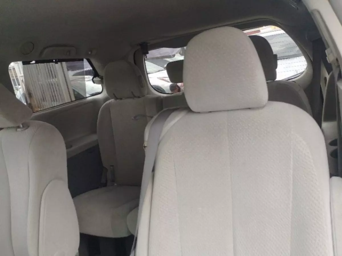 interiorBack