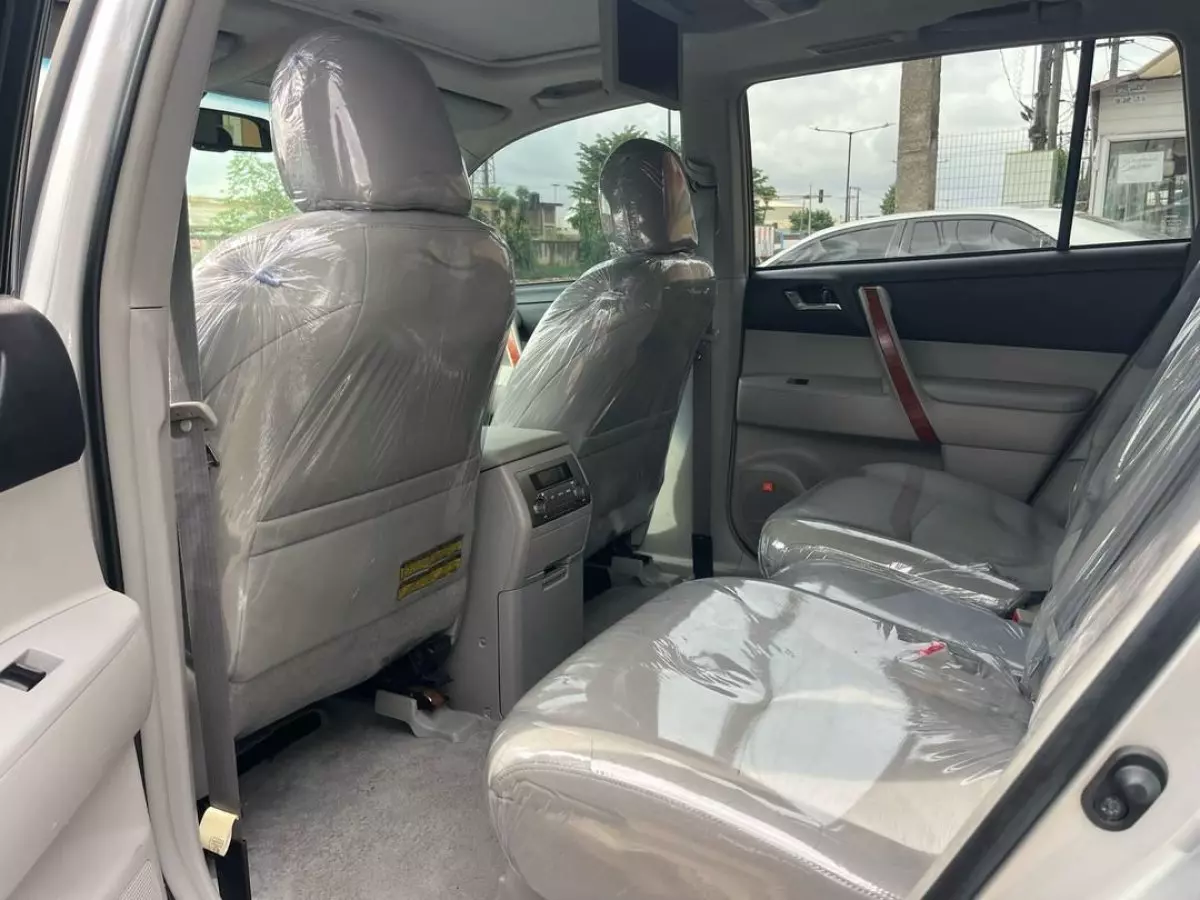 interiorBack