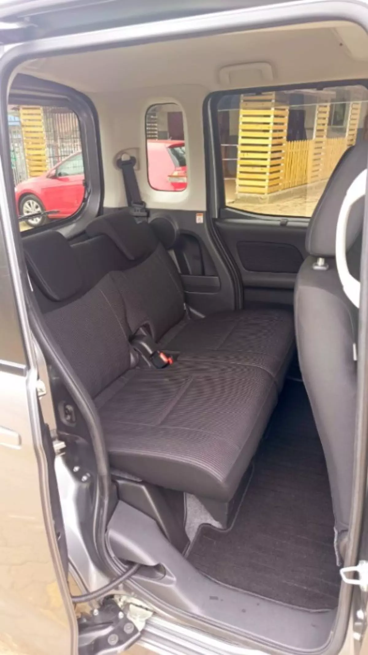 interiorBack