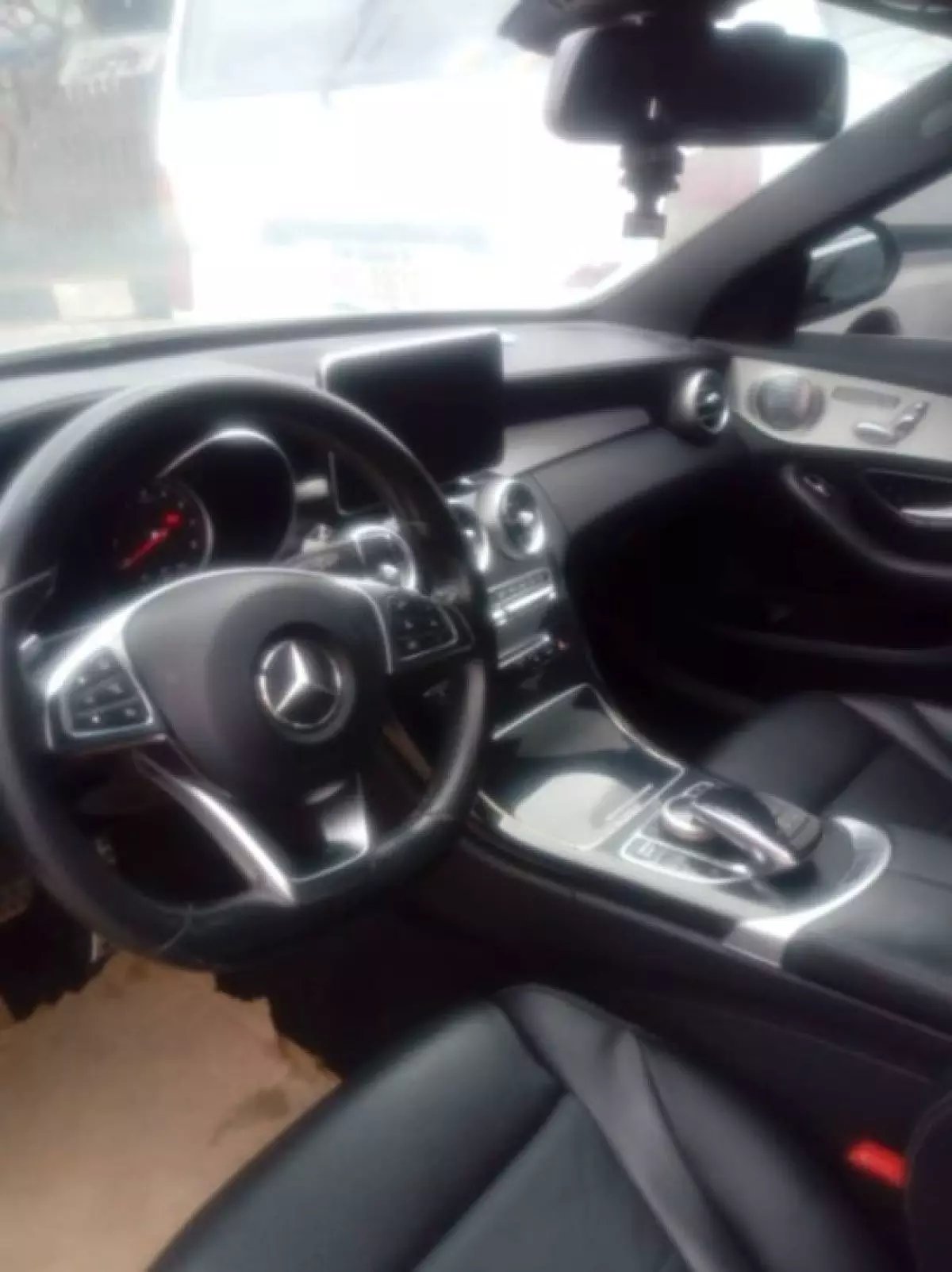 interiorFront
