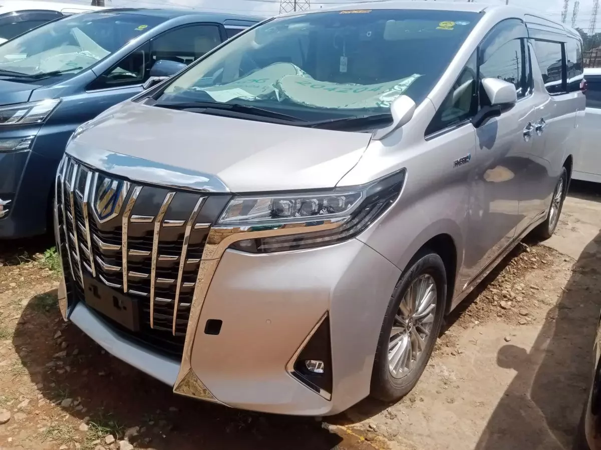 Toyota Alphard   - 2017