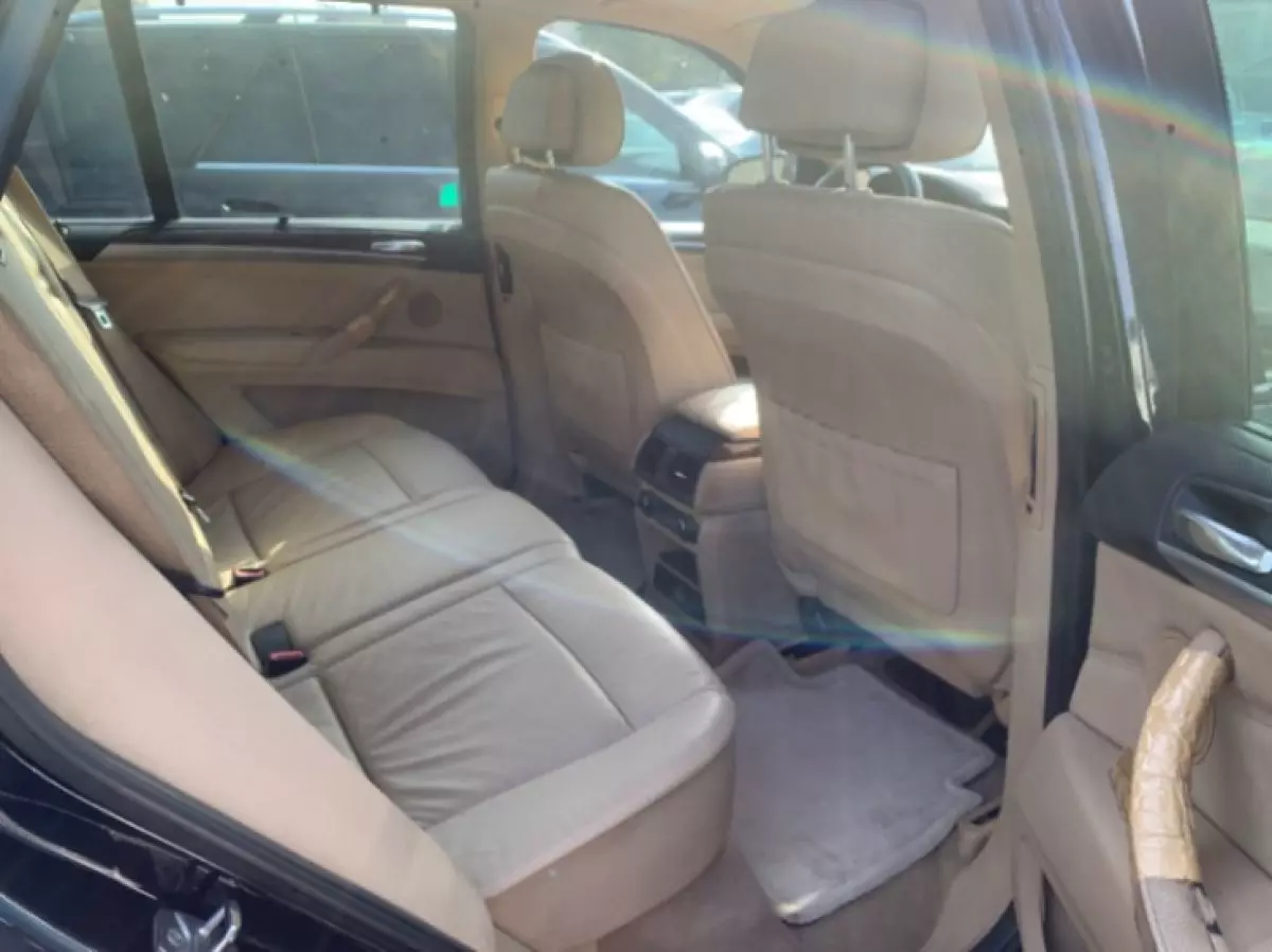 interiorBack