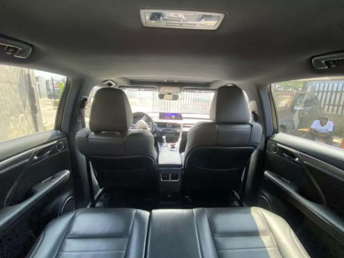 interiorBack