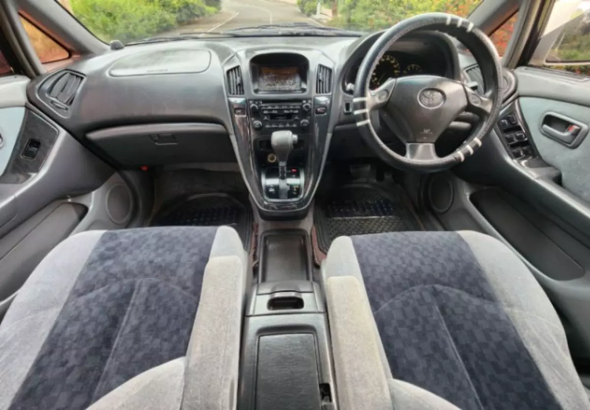 interiorFront