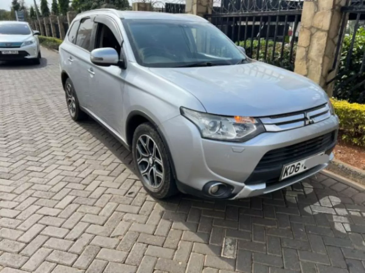 Mitsubishi OUTLANDER - 2014