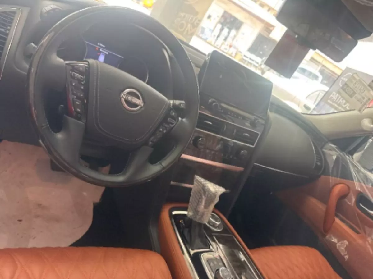 interiorFront