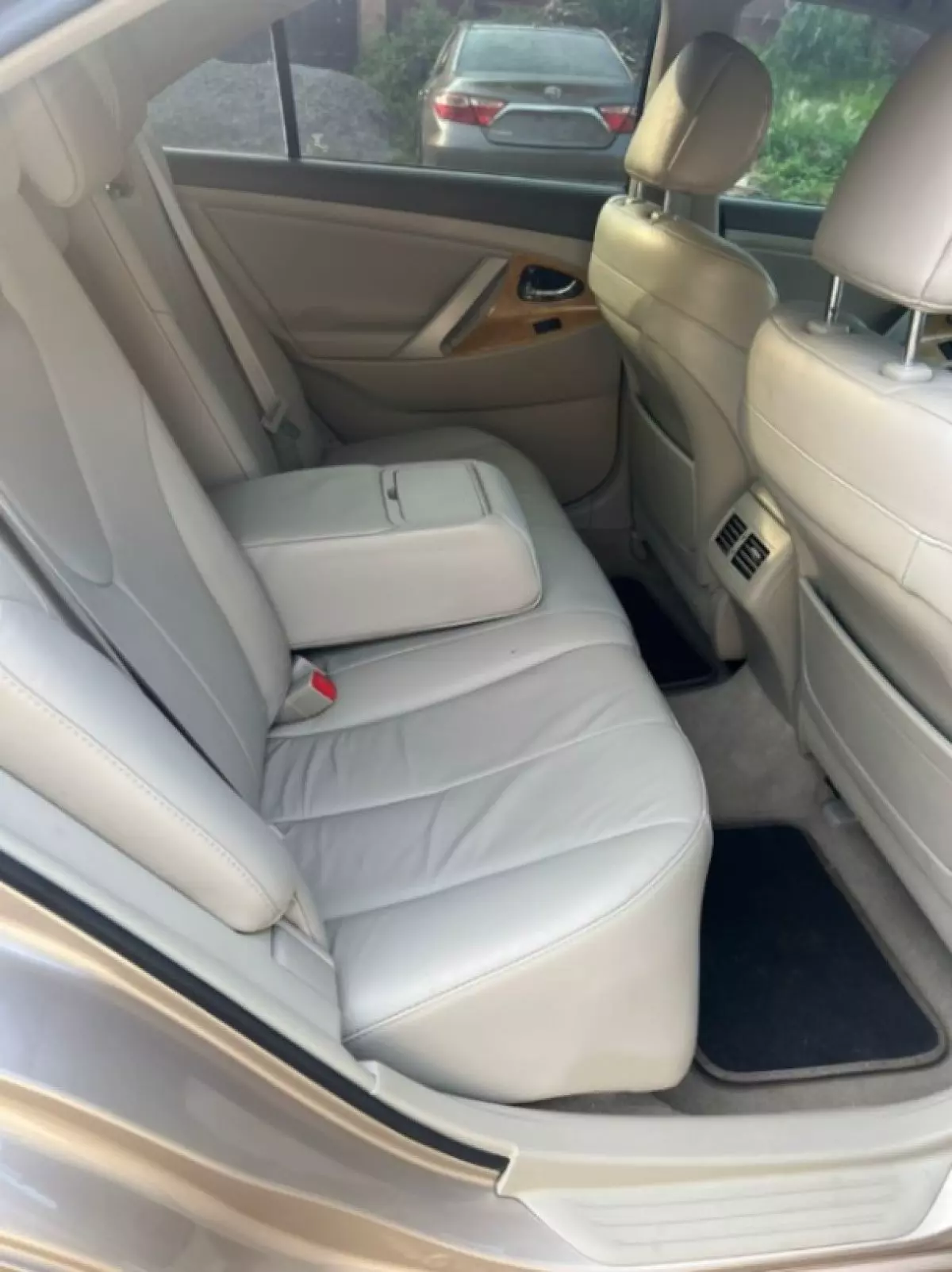 interiorBack