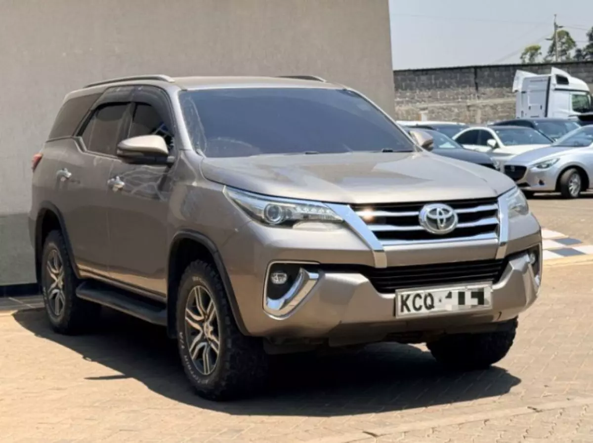 Toyota Fortuner - 2017