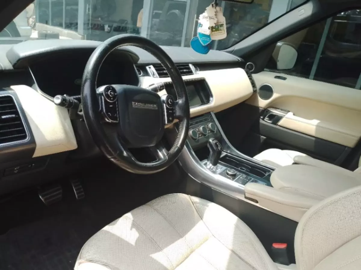 interiorFront