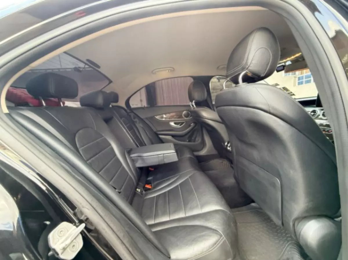 interiorBack