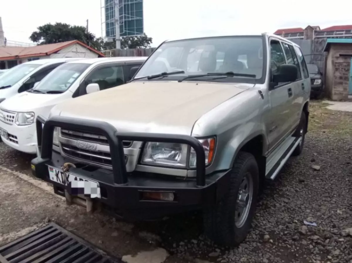Isuzu Trooper - 2005