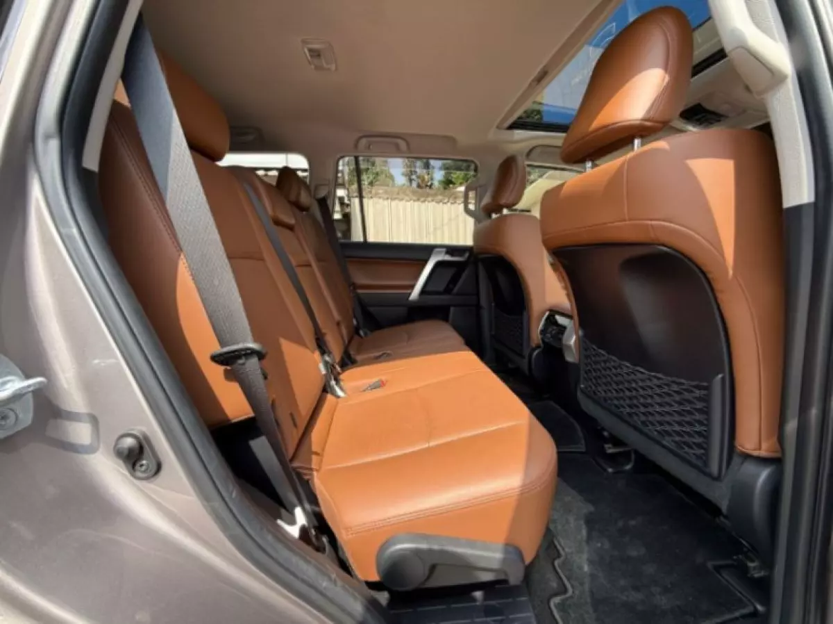 interiorBack