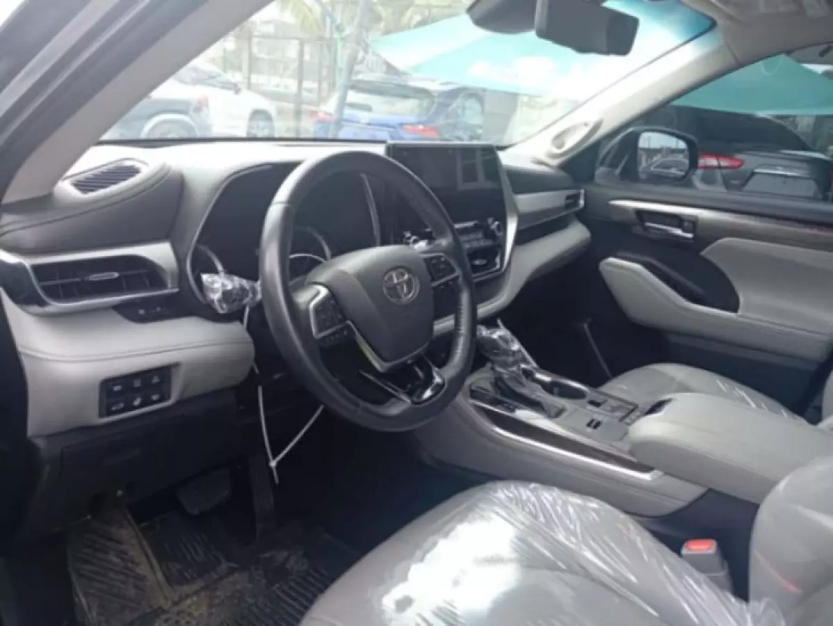 interiorFront