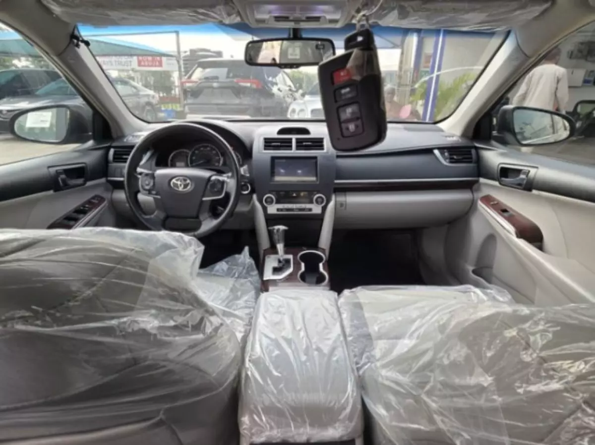 interiorFront