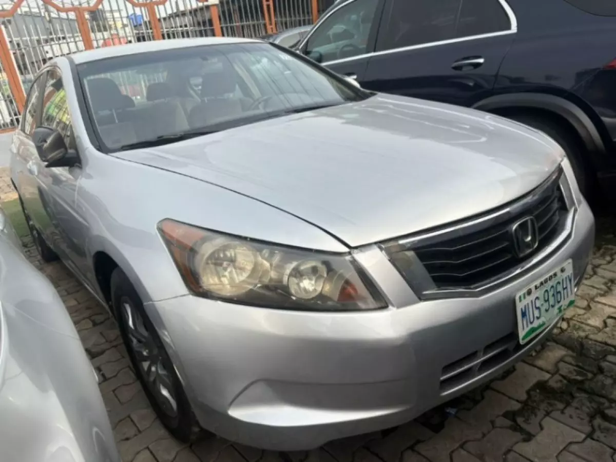 Honda Accord   - 2009