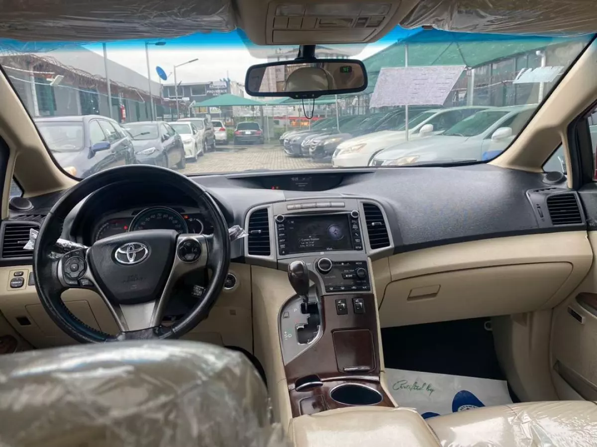 interiorFront