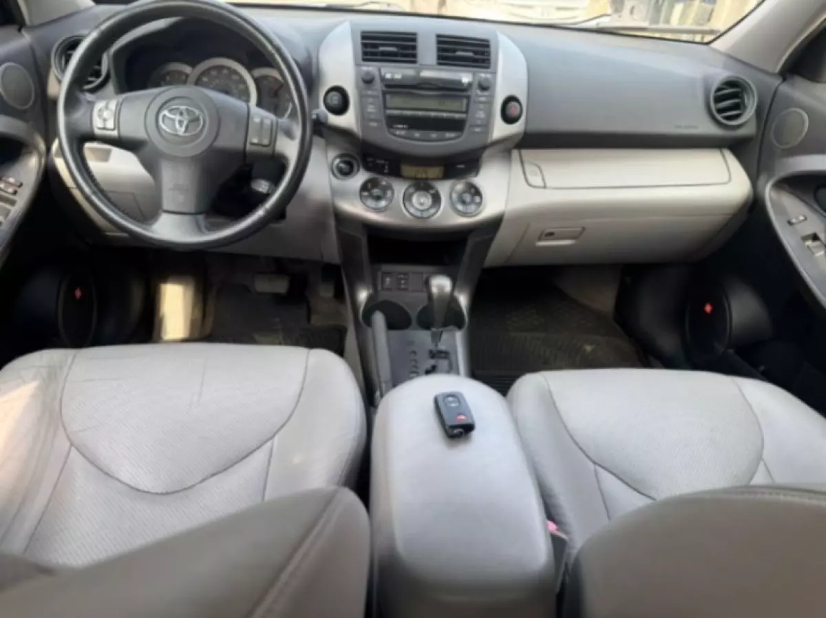 interiorFront