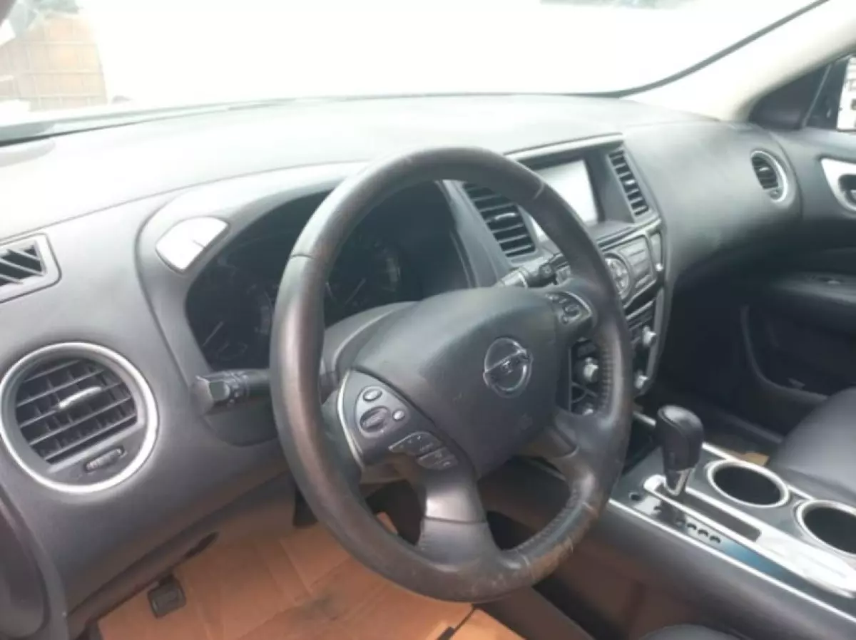 interiorFront