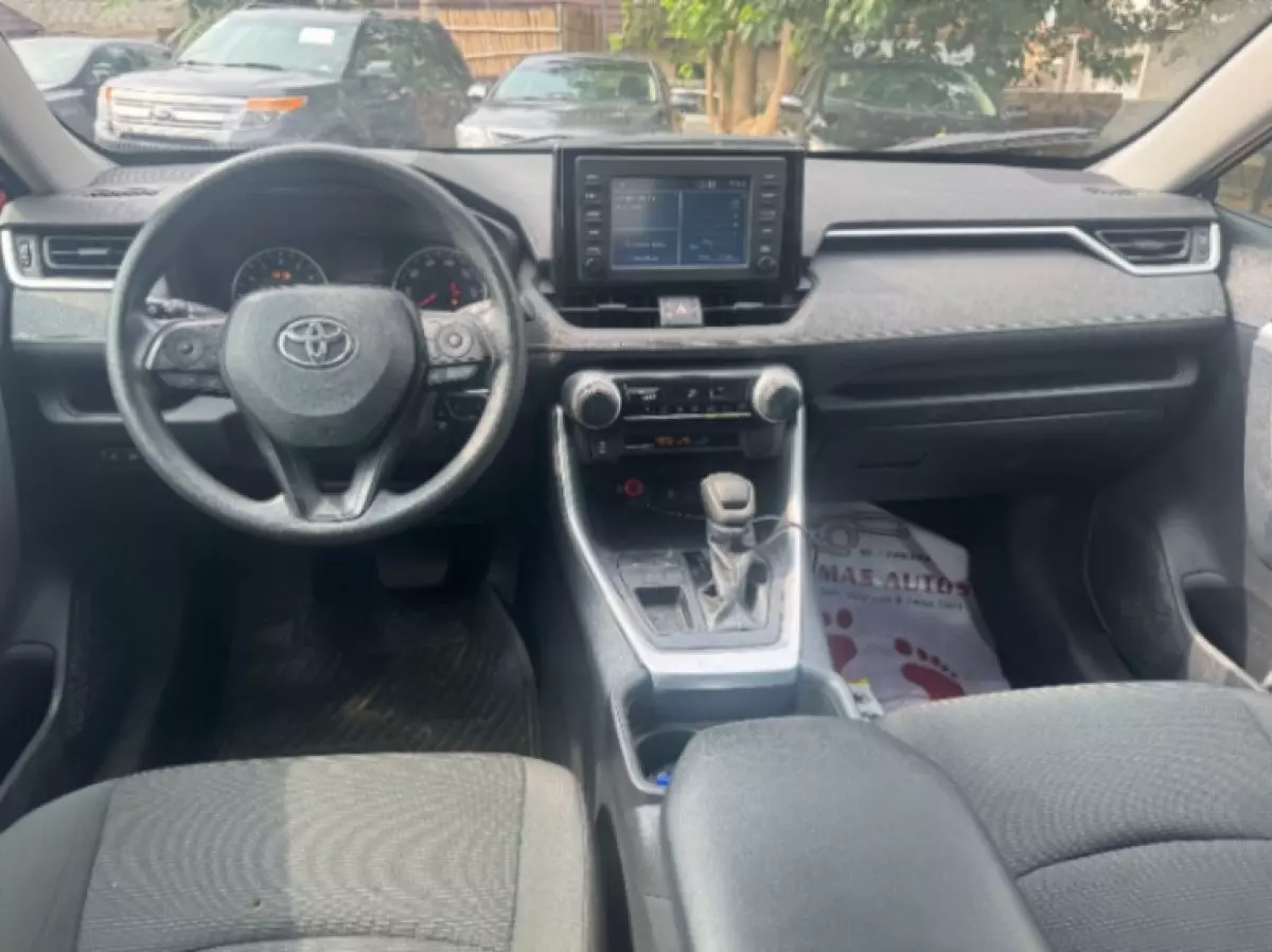 interiorFront